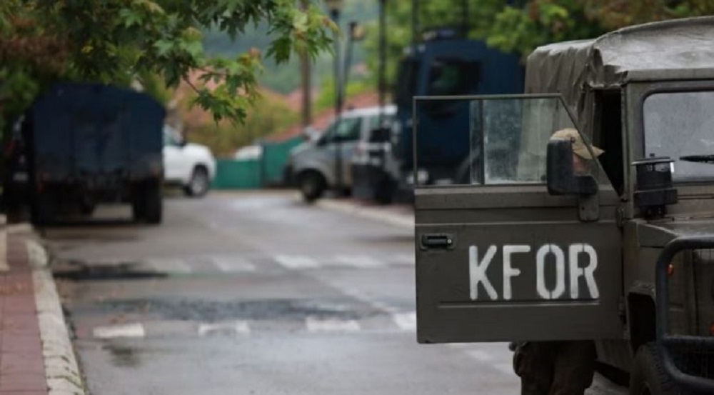 KFOR vendos barrikada ne Leposavic, nuk lejon hyrjen e Njesise Speciale te Kosoves
